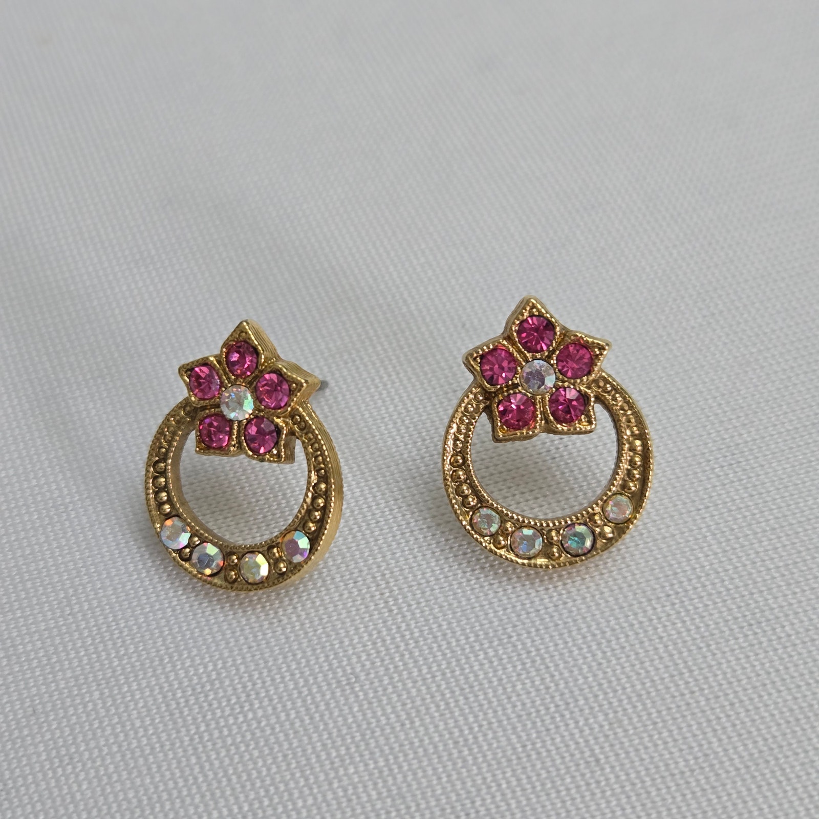Vintage 1928 Gold-Tone Fuchsia Clear Rhinestone Flower Hoop Post Earrings 17$
